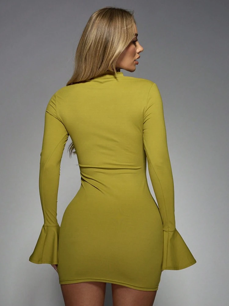 ชุดเดรสสั้นเซ็กซี่แขนยาวทรงบานเว้าข้าง ยี่ห้อ XIAOTANG สำหรับผู้หญิง ฤดูใบไม้ร่วง ฤดูหนาว รุ่นใหม่ คอสูงครึ่งตัว เอวสูง เหมาะสำหรับงานปาร์ตี้และคลับ