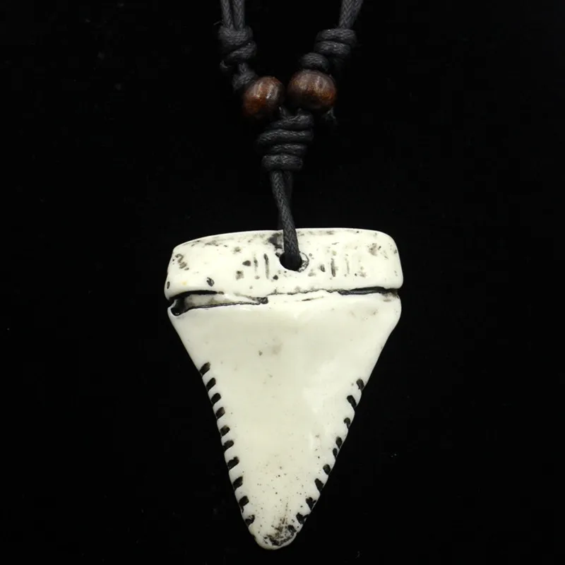 3PCS SETShark Tooth Necklace Men's Imitation Bone Carving Pendant Adjustable Tourism Commemorative Ornament Wholesale