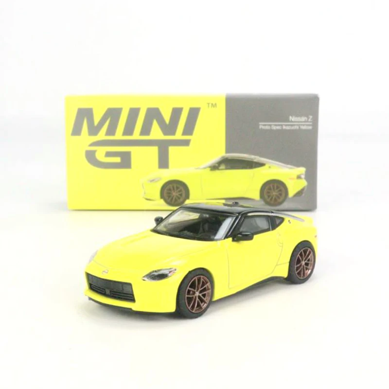 

MINI GT 1:64 Nissan Z Proto Spec 2023 Ikazuchi Yellow MGT00415-CH LHD Car Model Boy Toy Model Friends Gifts Collect Ornaments