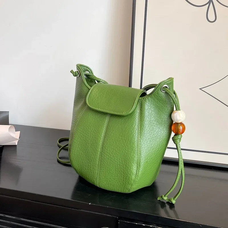 Bucket Type Solid Pu Sewing Thread Crossbody Bags 2025 Hot Sale New Soft Flap Pocket Bags Interior Compartment Women's Handbags