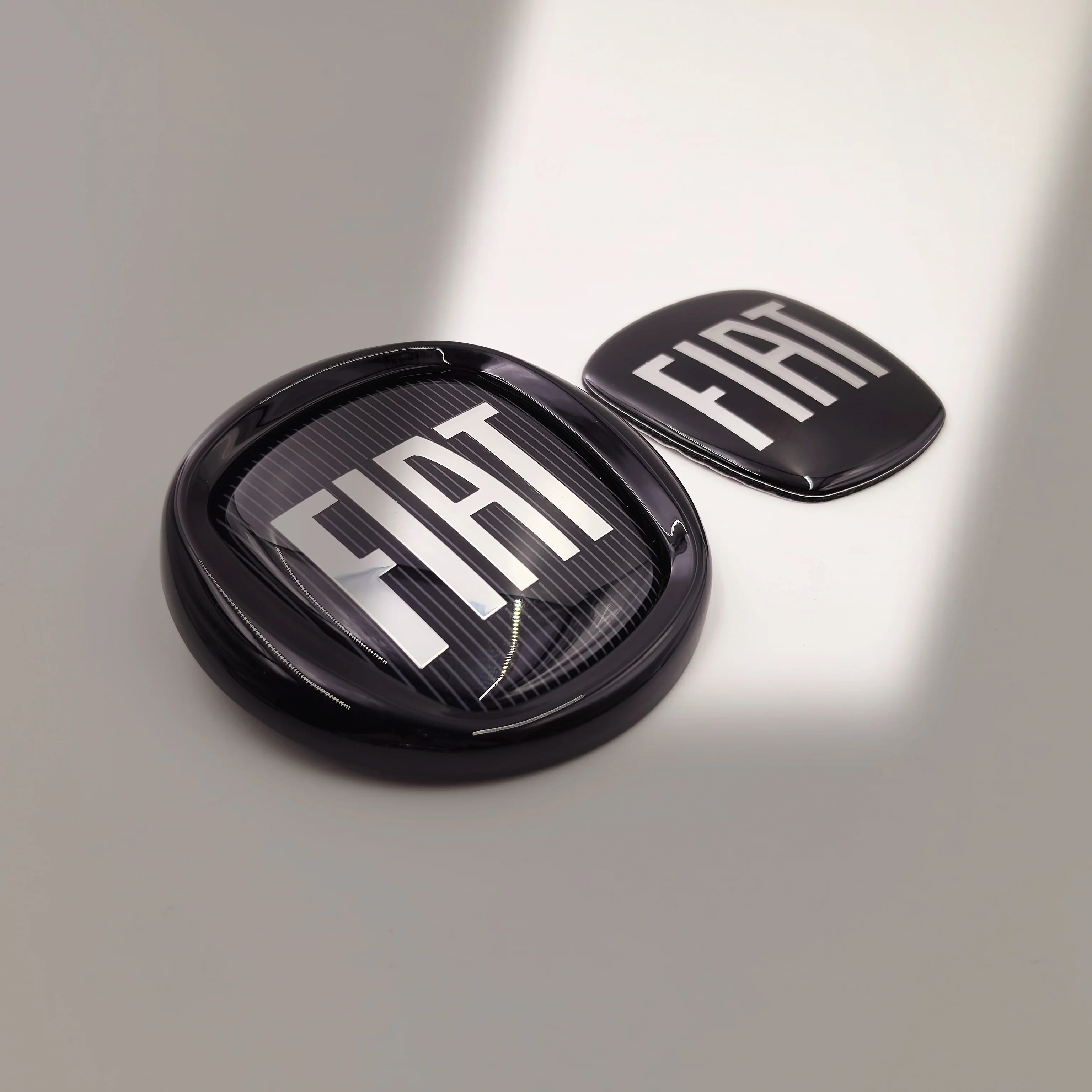 2PCS FIAT Car Badge Emblem Stickers 64/85mm 90/120mm Front Grille & Rear Trunk Hood Lid Logo Decor Cover for Vehicle