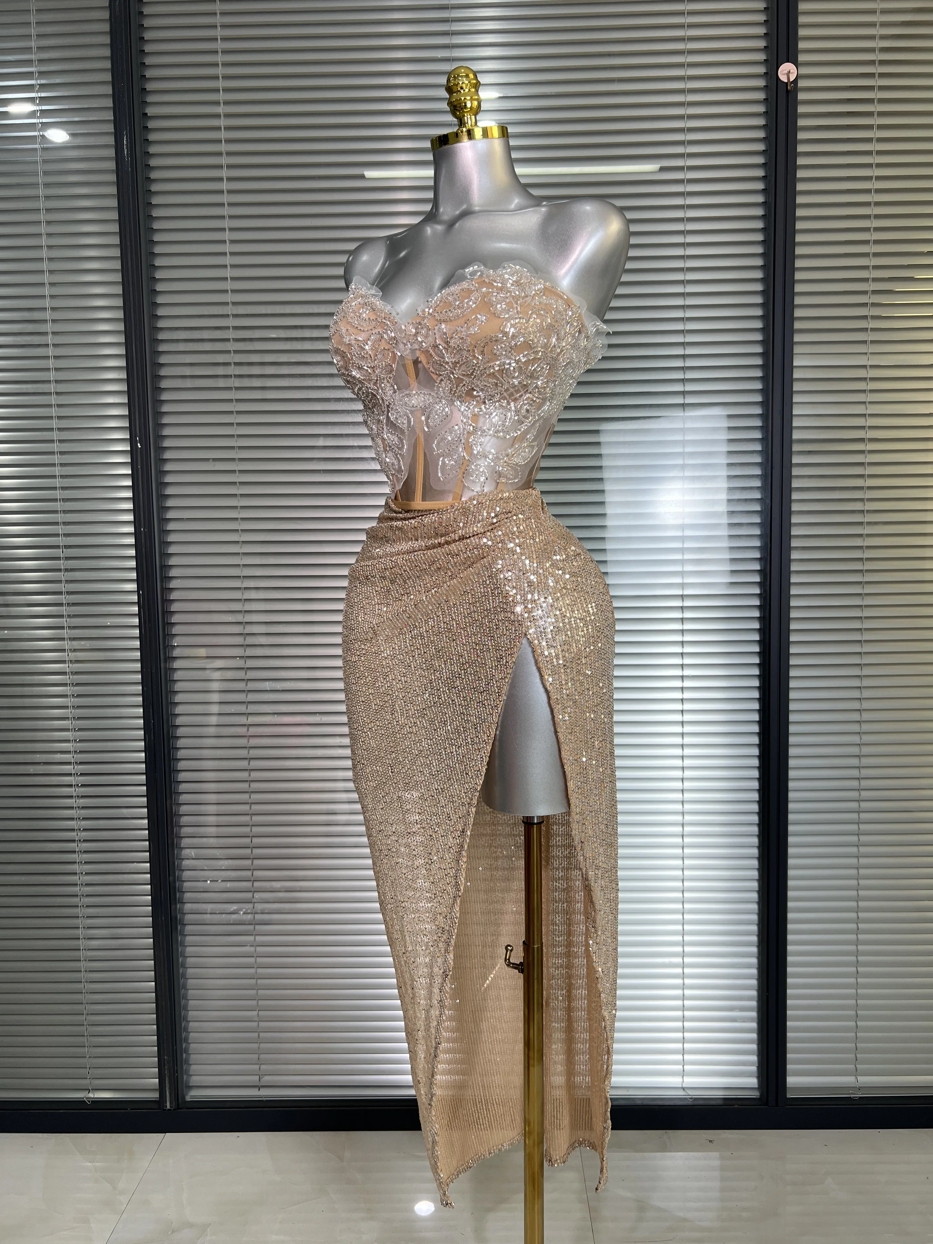

Summer New Women Sexy Strapless Two Pieces Set Glitter Night Club Skirt Suits Laced Singer Dancer Stage Performance Costume