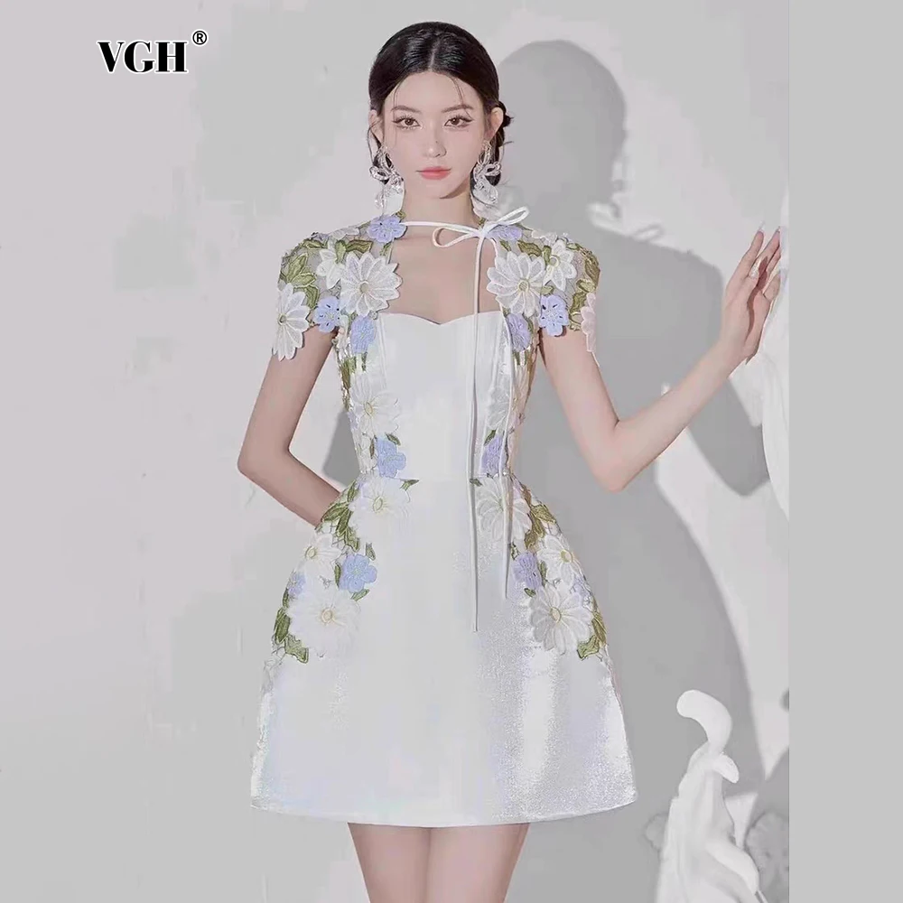 VGH Sweet Spliced Flowers Embroidery Mini Dresses For Women Square Collar Short Sleeve High Waist Patchwork Lace Up Dress Female