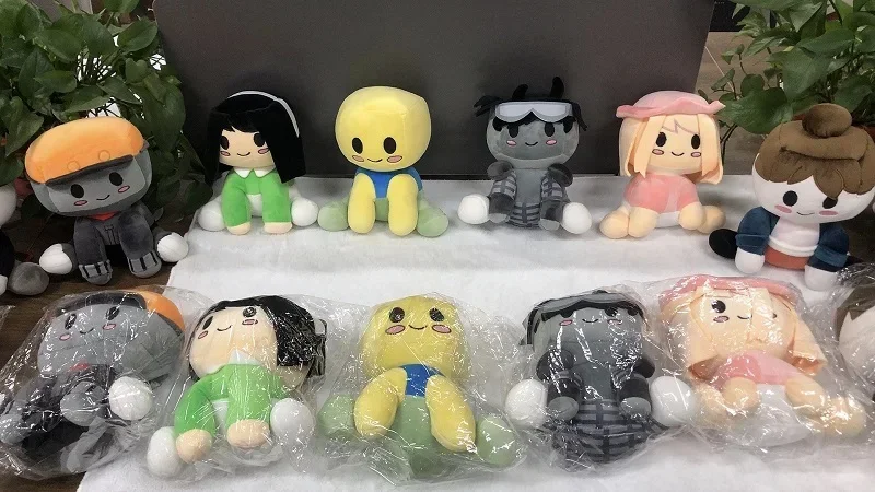 

2025 New Blox Buddies Plush Toys Cartoon Girl Black with Hat Yellow Decorative Doll Home Room Gifts for Kids