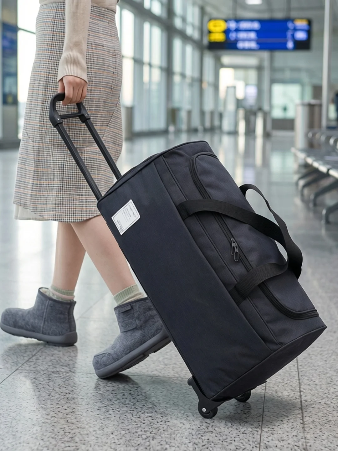 2026 New Fashionable Travel Bag with Pull Rod Handheld Luggage for Short Trips Unisex Portable Suitcase for Men And Women