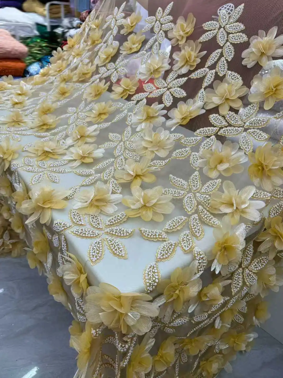 

Африканская 3D цветочная вышитая бисером кружевная ткань 2026, нигерийская кружевная ткань с блестками, подходит для свадебных платьев