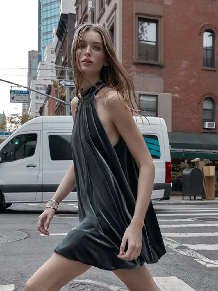 

Бархатное плиссированное платье с бретелькой на шее, женское элегантное однотонное свободное мини-платье без рукавов с открытыми плечами, женское платье 202, повседневное уличное платье