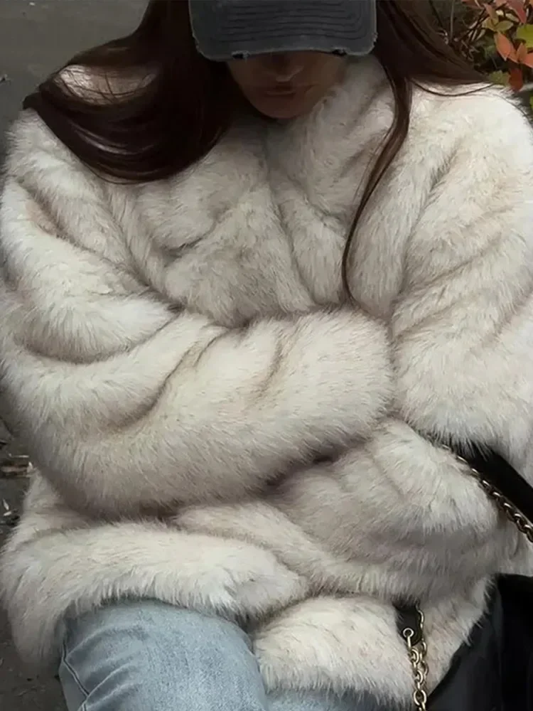 2025 Winter Gradient Faux Fur Coat Women Luxury Oversized Thick Warm Outerwear Long Sleeve Fluffy Faux Fox Fur Outerwears