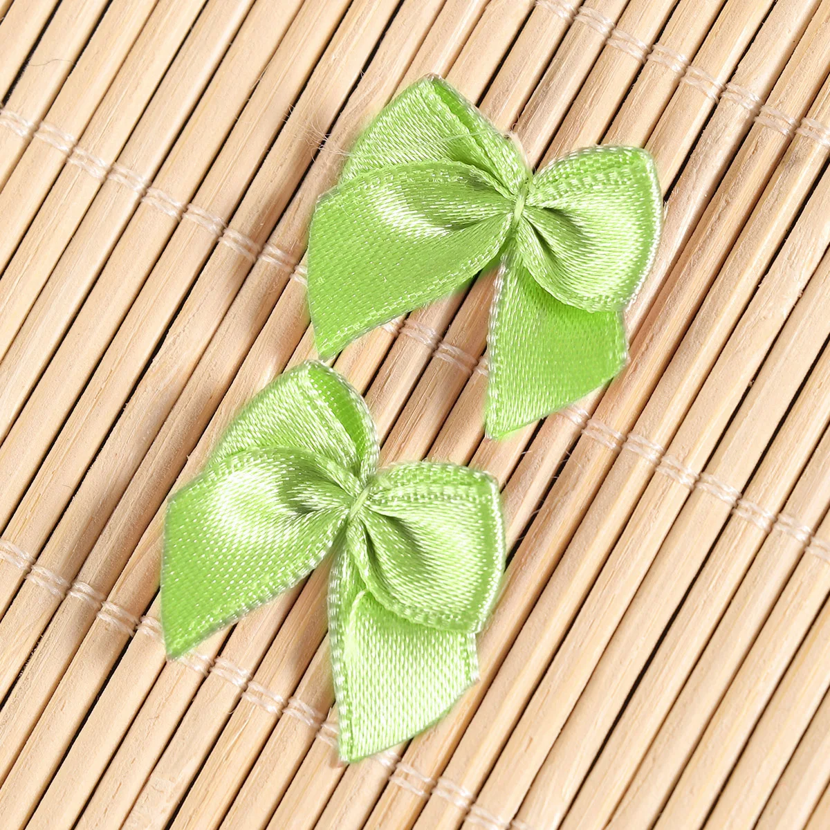 

Silky Small Flower with Ribbon Bow Cake Decorations Gift Wrapping Supplies Green Bows for Crafts Hair Accessories