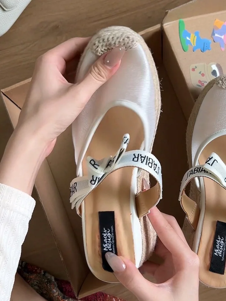 

Miaolu Road Fairy Thick Heel Outdoor Wearable Semi-Slipper Summer Holiday Roman Style Sandals with Head Covering Woven Grass