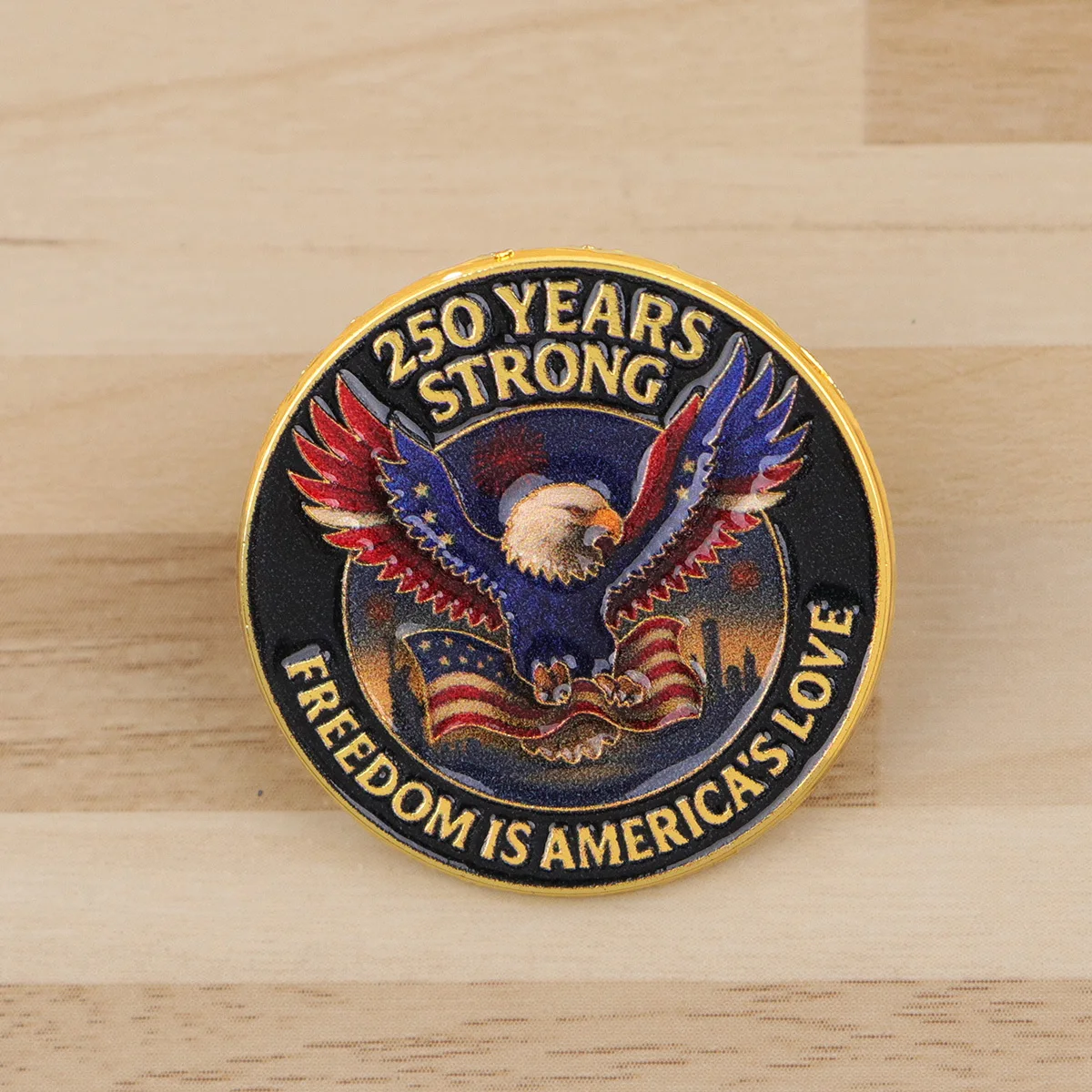 Célébration du 250e anniversaire : Broche émaillée de dessin animé « La liberté est la foi de l'Amérique », idéale pour sac à dos, porte-documents, badge, vêtement