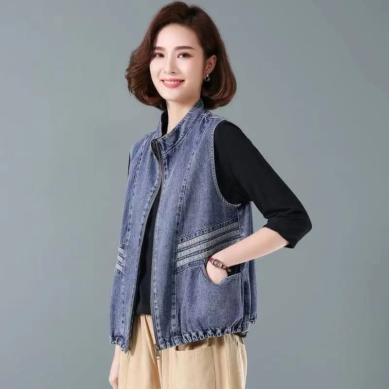 

Осенне-зимний свободный женский джинсовый жилет простого дизайна с большими карманами, универсальный топ для женщин старшего возраста, модный.