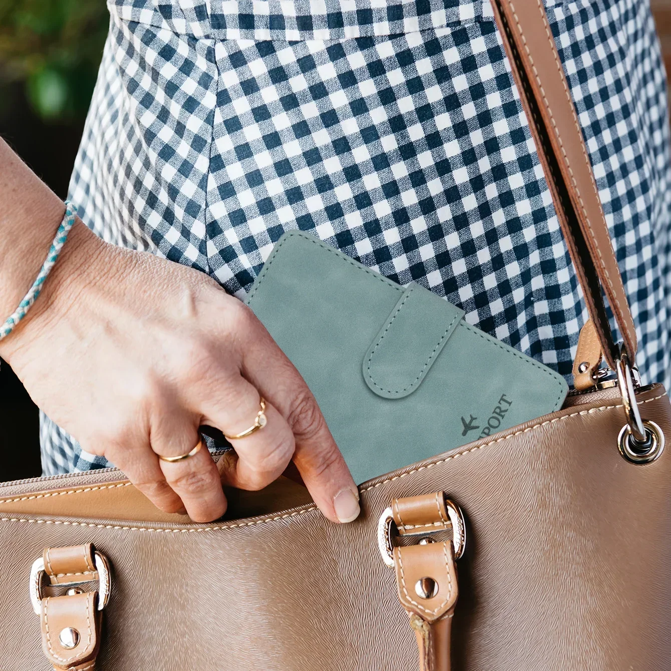 

Men Women Travel Passport Holder Cover Case with Hasp RFID Anti Blocking Business Wallet PU Leather Card Case Travel Accessories