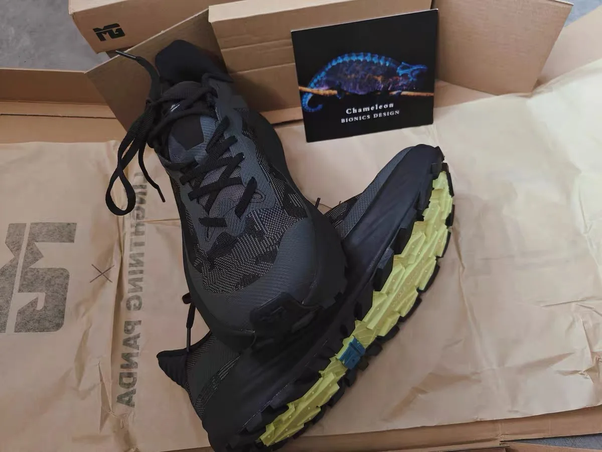 

2025 Hot summer new men's lightweight breathable comfortable anti-friction high quality walking shoes Very good