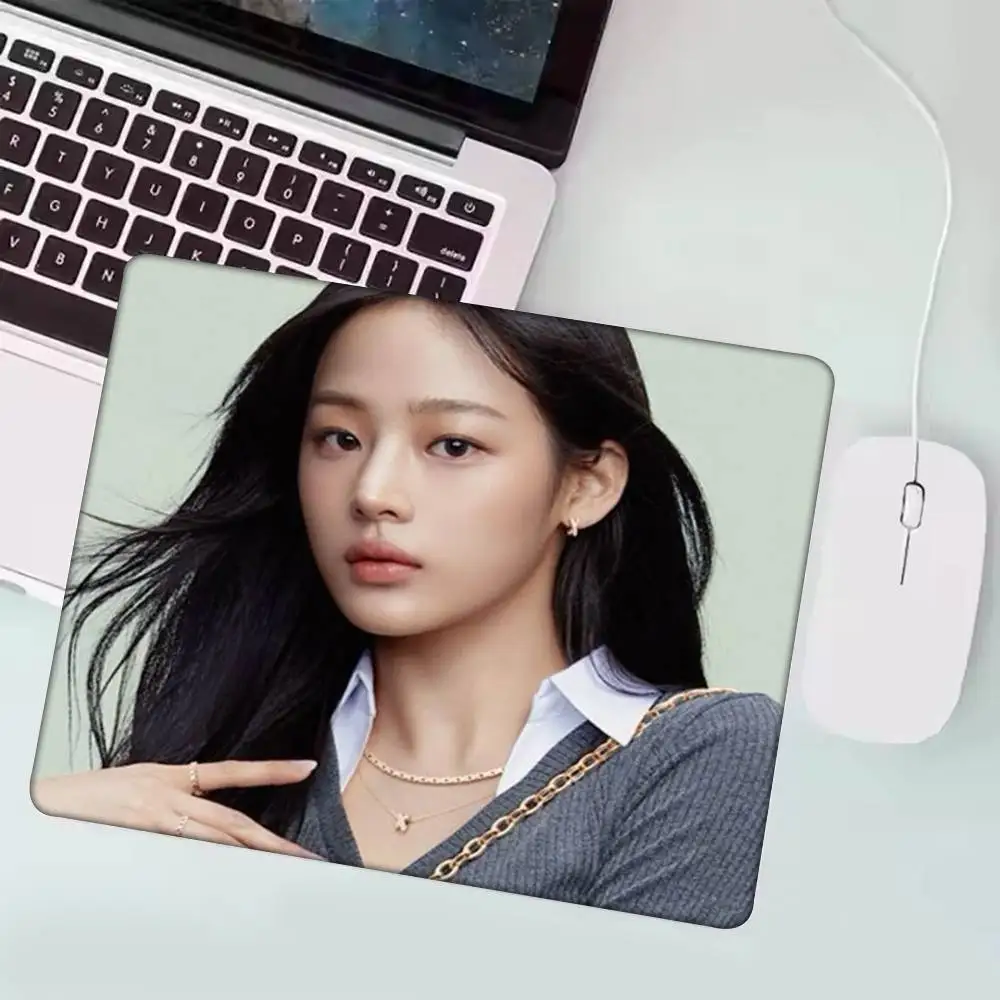 1Pc Singer M-Minji … - image