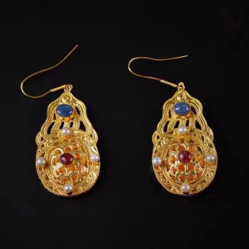 

Chinese Classical Style Imitation Tang Dynasty Copper Gold-plated Hollow Out Women's Earrings Retro Personalized Accessories