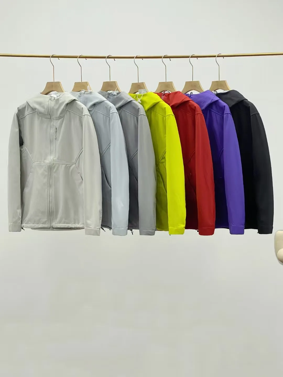 

Men's Faionable Casual Hooded Jaet Spring Autumn Outdoor Soft ell Windbreaker Coat Long Sve Polyester Fiber