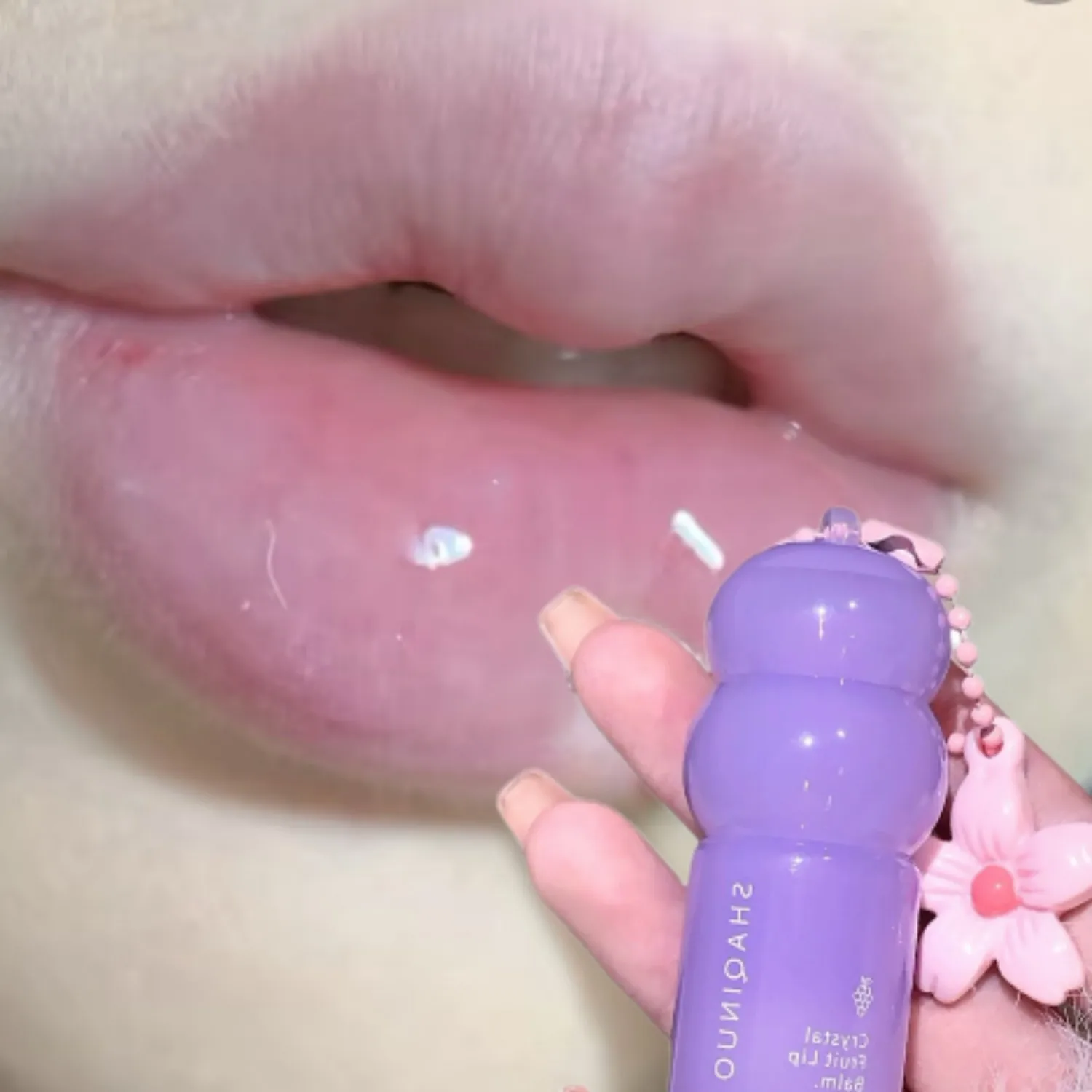 シャキヌオ 5色ミラー付き フルーティーリップバーム 保湿 乾燥防止 ひび割れ防止 キーホルダー付き リップケア