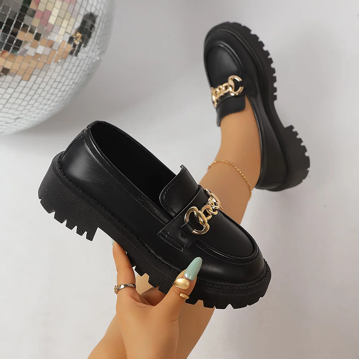 Patent Leather Block Heel Single Shoes Autumn New Round Toe Deep Mouth Metal Chain Platform Anti-Slip Wear-Resistant Loafers