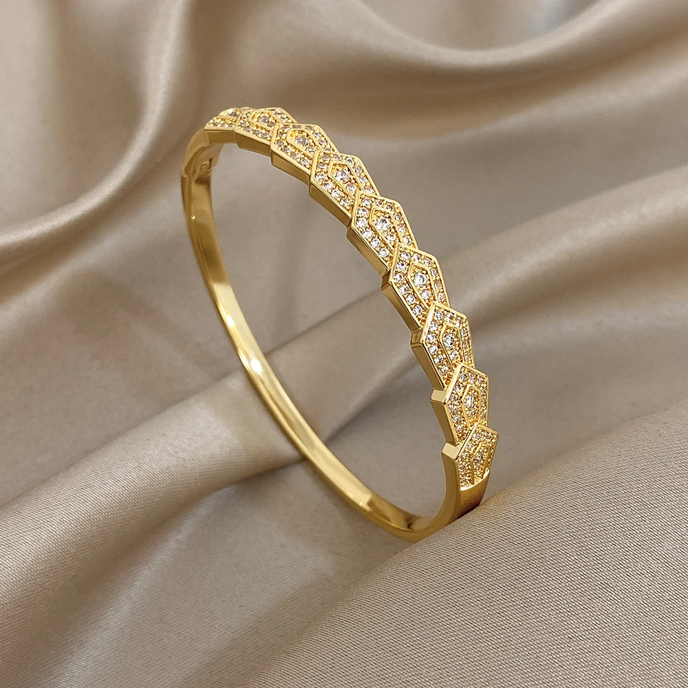 

DODOHAO Vintage Zircon Geometric Cuff Bracelets for Women Luxury Rhinestone Gold Color Spring Open Bangle Fashion Jewelry Gift