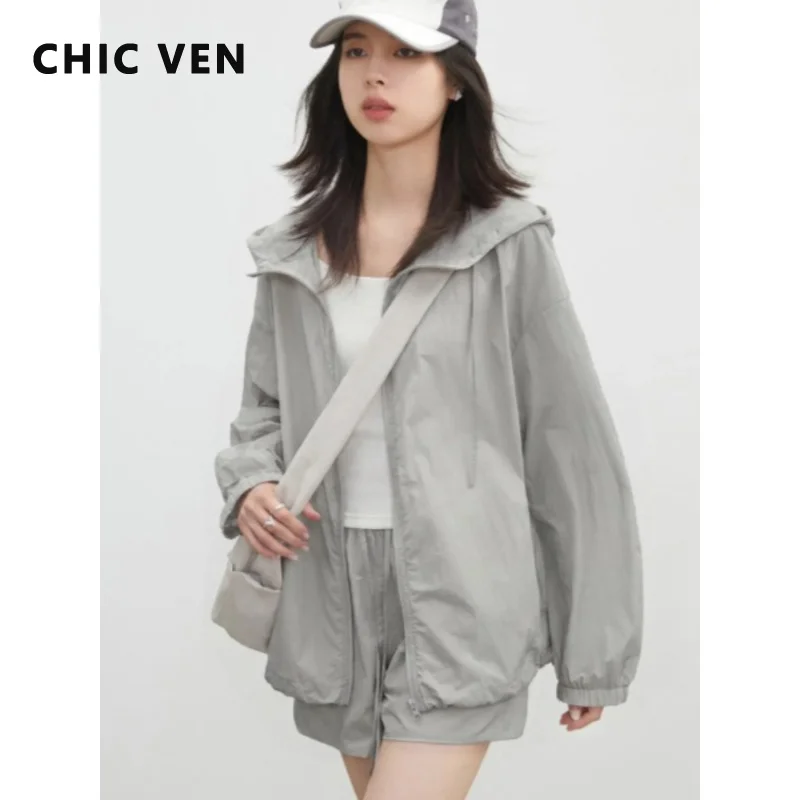 

CHIC VEN Women Jacket Loose Casual Sunscreen UPF50+ Hooded Coat Long Sleeved Lightweight Female Elastic Waist Shorts Summer 2026