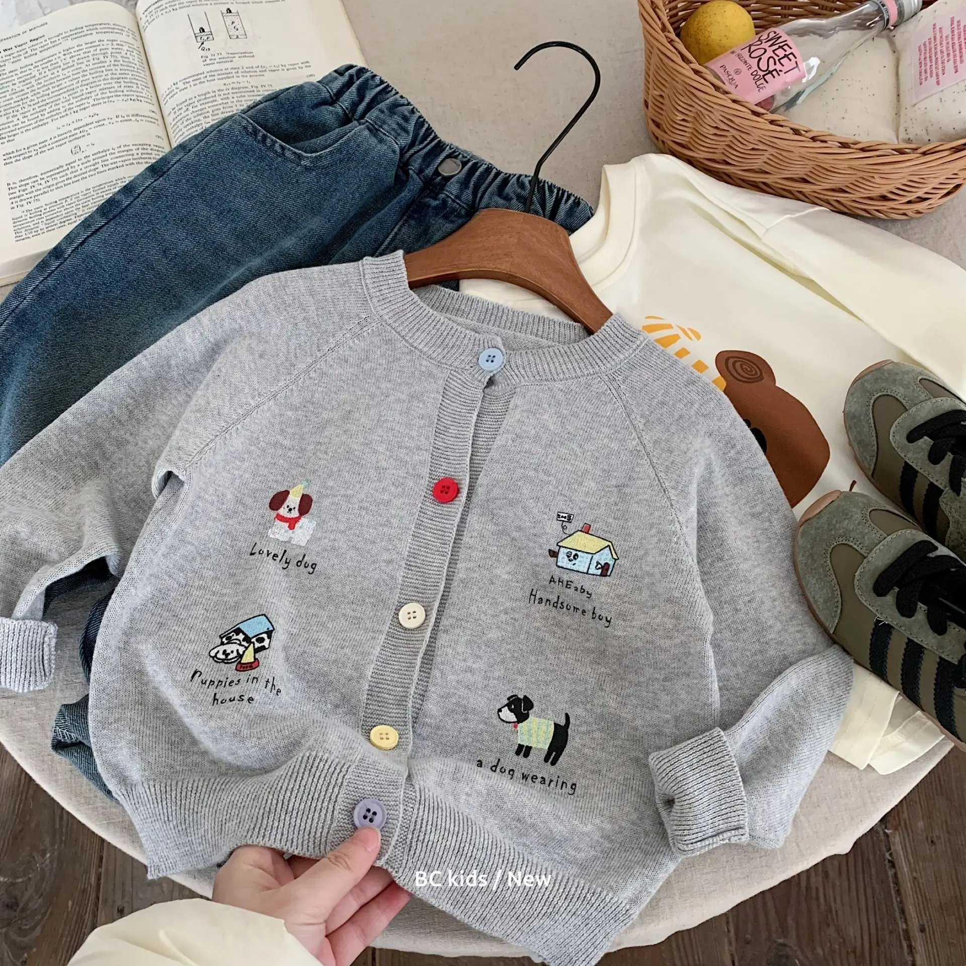 

Autumn 2025 New Boys' and Girls' Puppy Cardigan Baby Knit Jacket