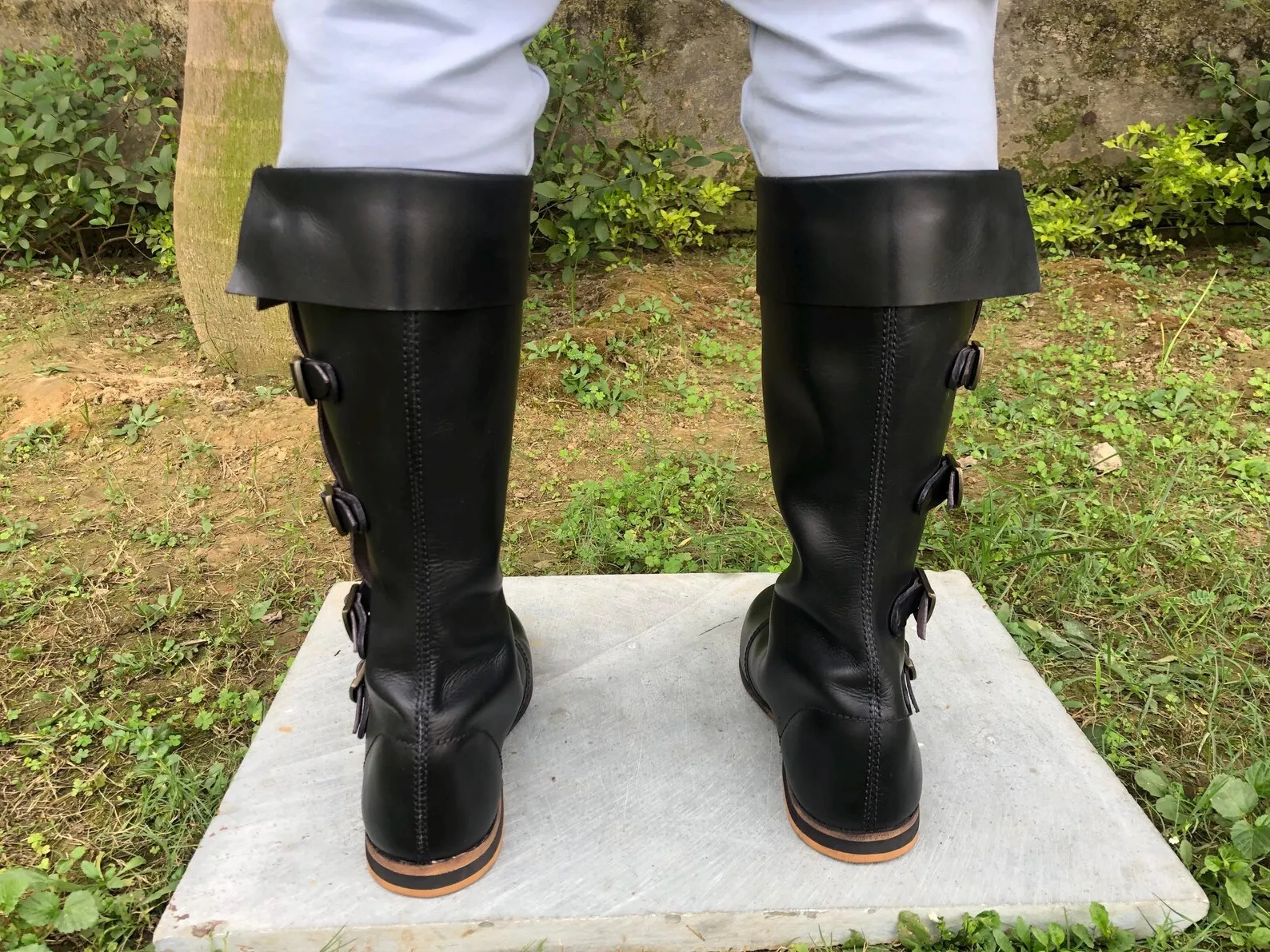 Unisex Vintage Piratenstiefel mit Manschette, vier Schnallen, kniehoch, Steampunk, Halloween, Karneval, Cosplay, Bühnenkostüm, Schuhwerk – Detail 10