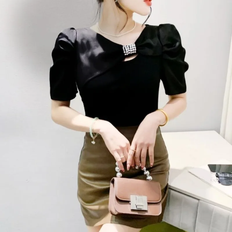 女性の夏のファッションダイヤモンドスリムソリッドカラー V ネック半袖 Tシャツレディースエレガントな気質が登場薄いプリーツトップス