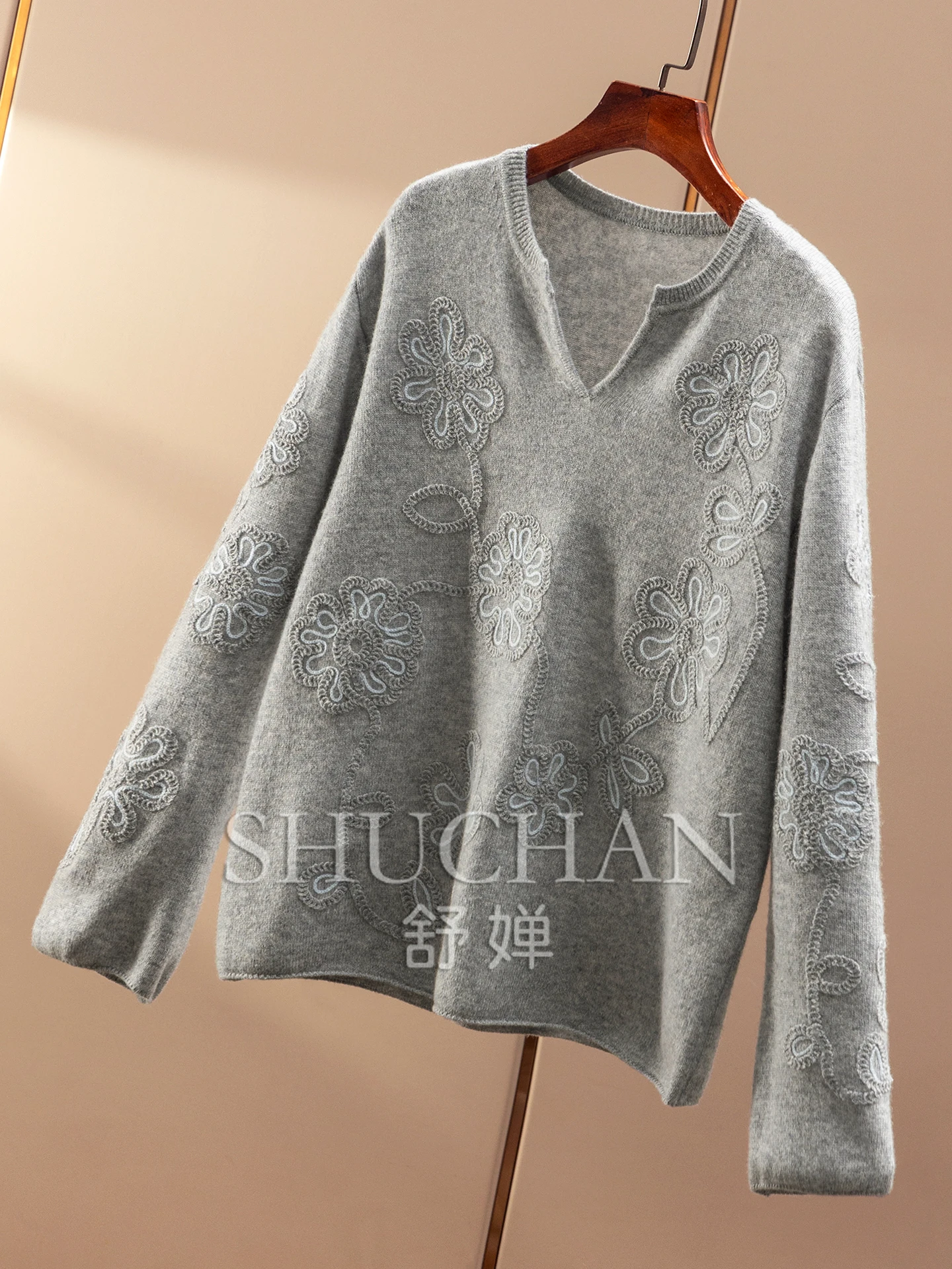 Suéter de disco tridimensional de cachemira + lana para mujer, color gris, suave, ceroso y cómodo, hilo de flores, 56E0