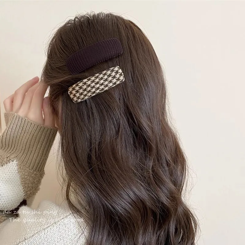 5 Stück/Set Vintage braune karierte rechteckige Haarspangen für Frauen und Mädchen, süße Haarschmuck-Haarspangen, modische Haar-Accessoires – Detail 3
