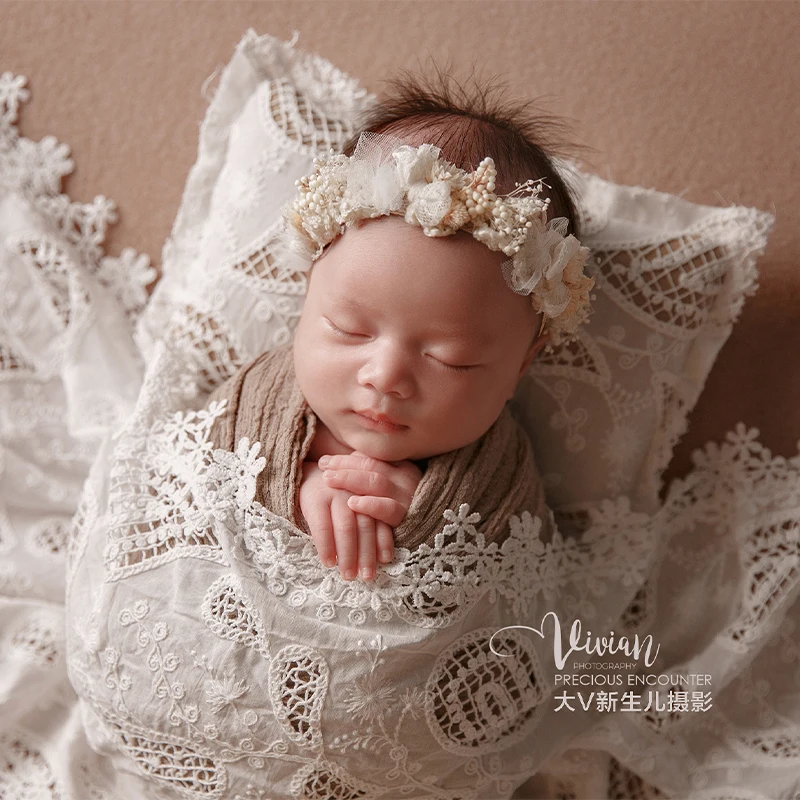 Vintage Floral Lace Swaddle Hat Newborn Photography Outfit Props Breathable Openwork Bonnet and Wrap Set for Baby Photoshoots