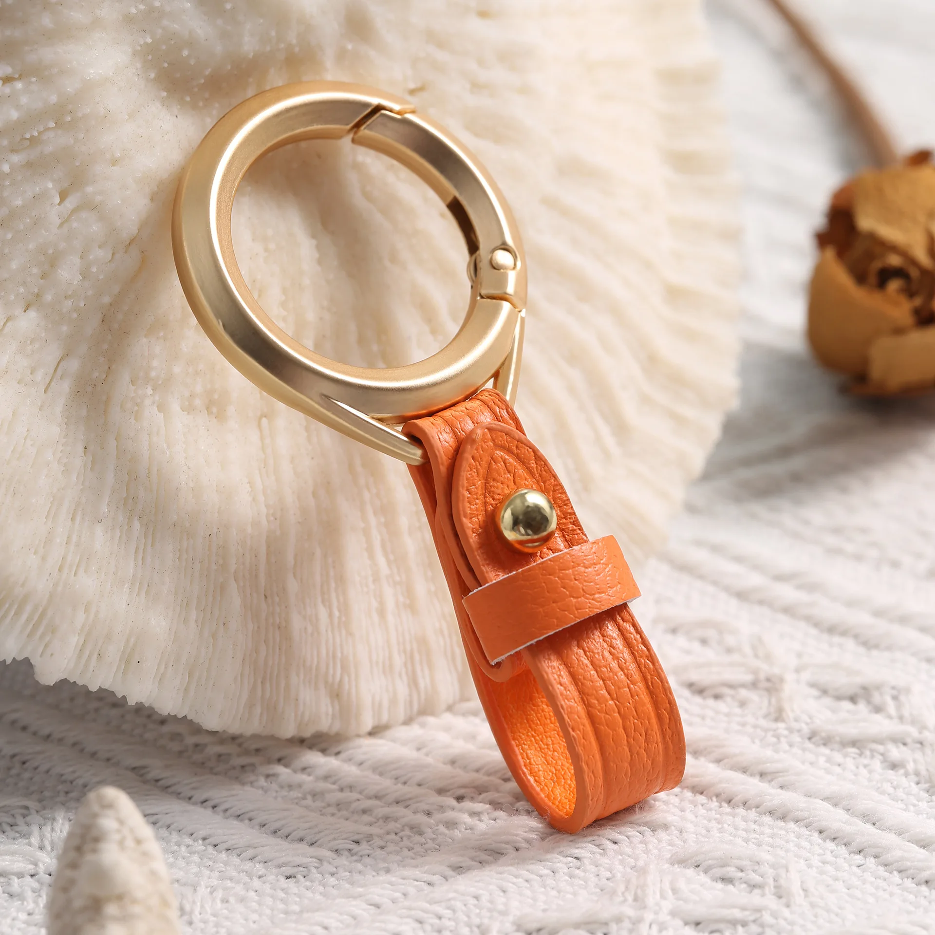 Handmade Sheepskin Keychain Zinc Alloy Buckle Car Key Chain Holder Anti-Lost Key Fob Holder Keyring EDC Belt Hanging Holders