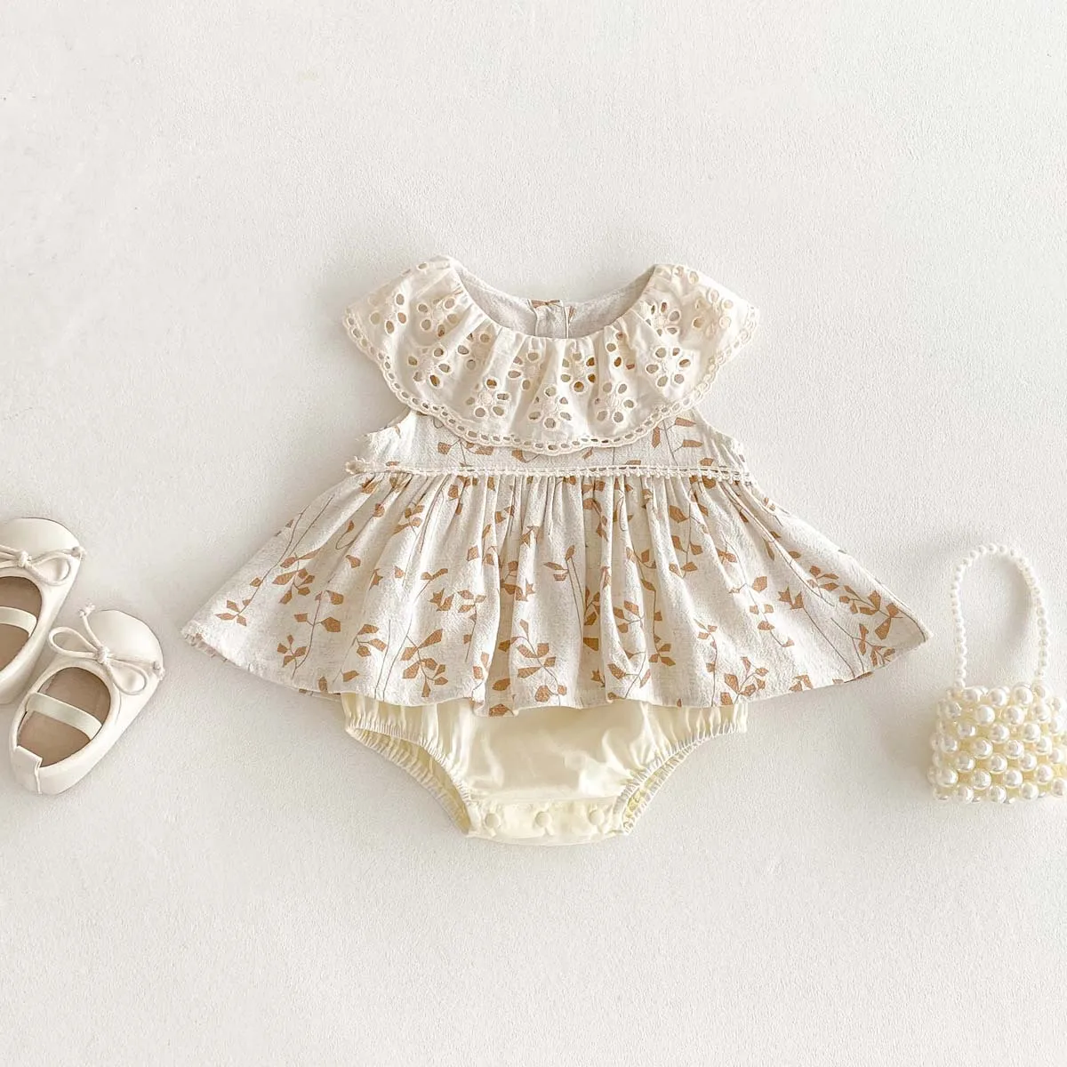 

Girls' Summer New Doll Shirt Baby Sleeveless Floral Jumpsuit Baby Cute Doll Collar Full Moon Clothes Thin