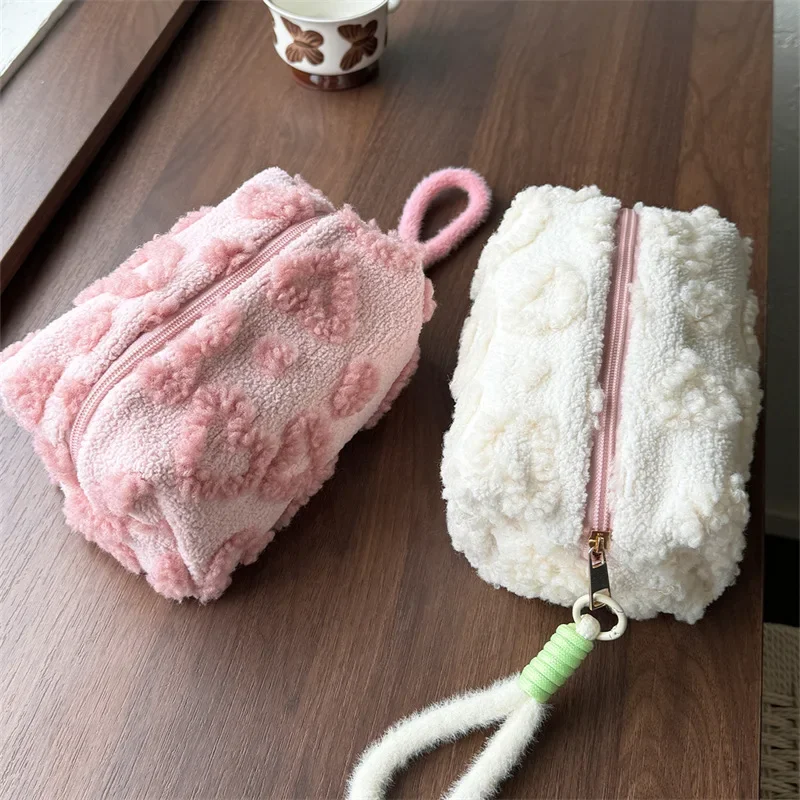 1 Piece Cute Furry Makeup Bags for Women Pink Red Color Heart Cosmetic Bags with Lanyard Girl Large Capacity Travel Organizer