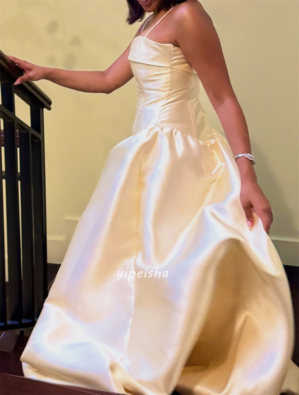 Moda personalizada elegante Charmeuse acanalada plisado A-line Spaghetti Strap vestidos largos vestidos para ocasiones a medida tamaños disponibles