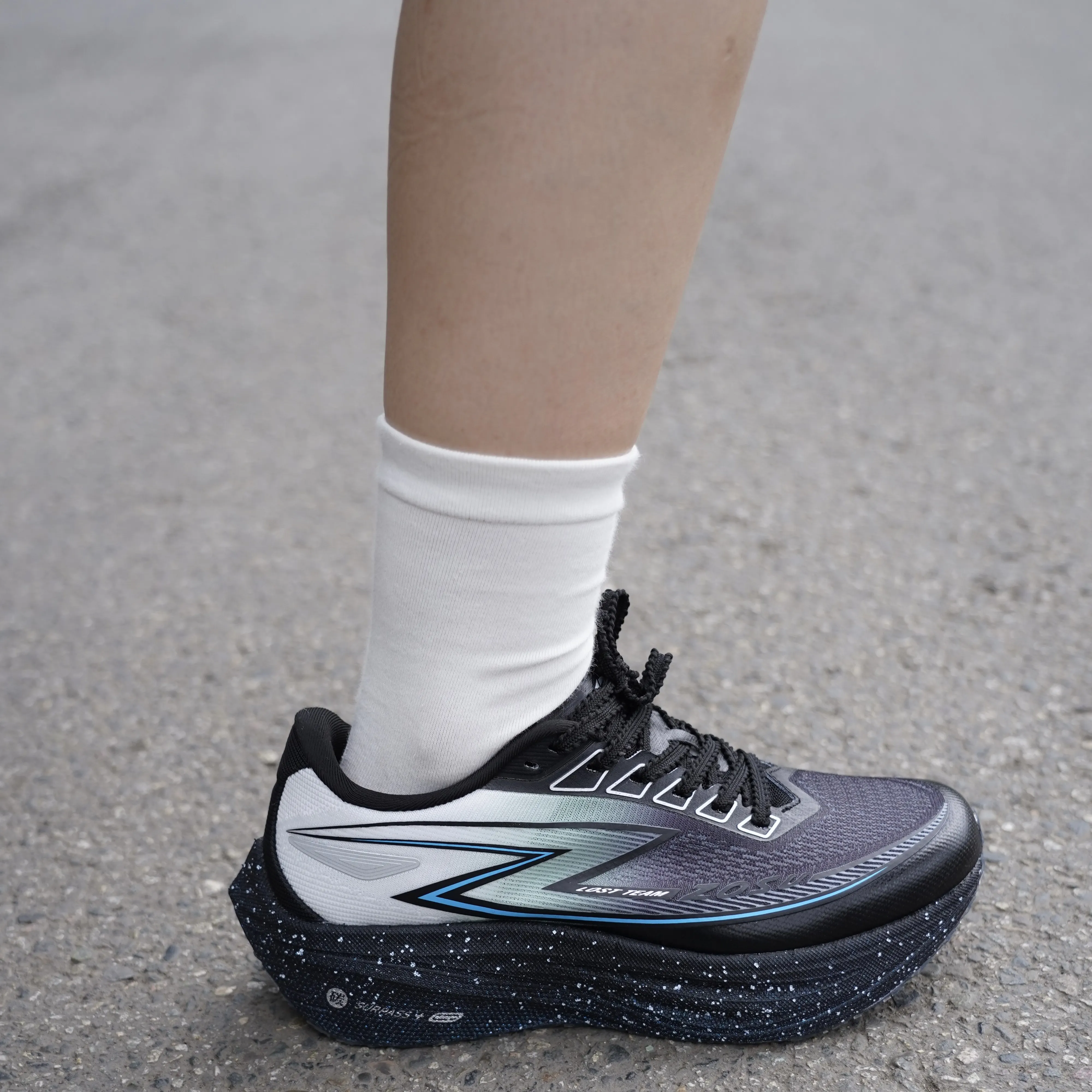 

New Comfortable and Durable Professional Running Shoes for Men and Women Sprint Shoes, Casual Shoes, Marathon Running Shoes
