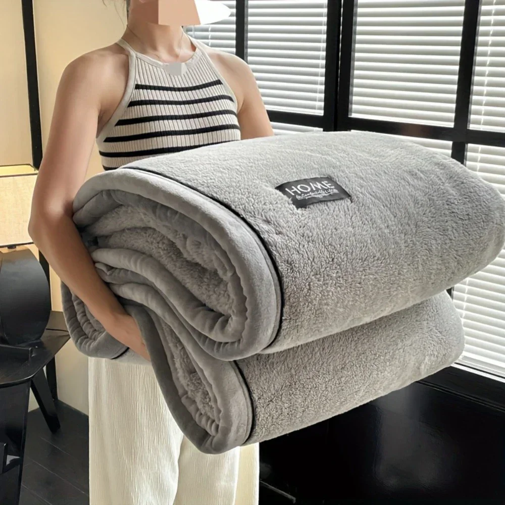Half Plush Microfiber Blanket Short Velvet Fluffy Throw Warm Cozy for All Seasons Twin/Full/King Size Available