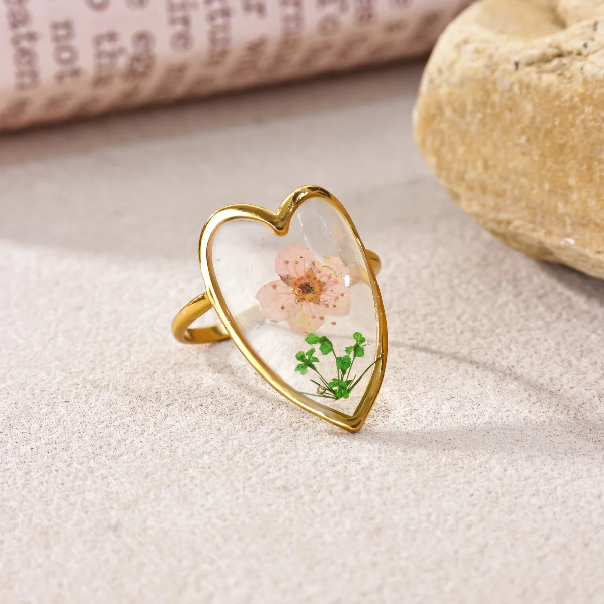 Elegante geometrische Herzringe aus Kunstharz für Frauen, goldfarben, Edelstahl, rosa Blumenmuster, Ring, Party, Hochzeit, Schmuck, Geschenk – Detail 5