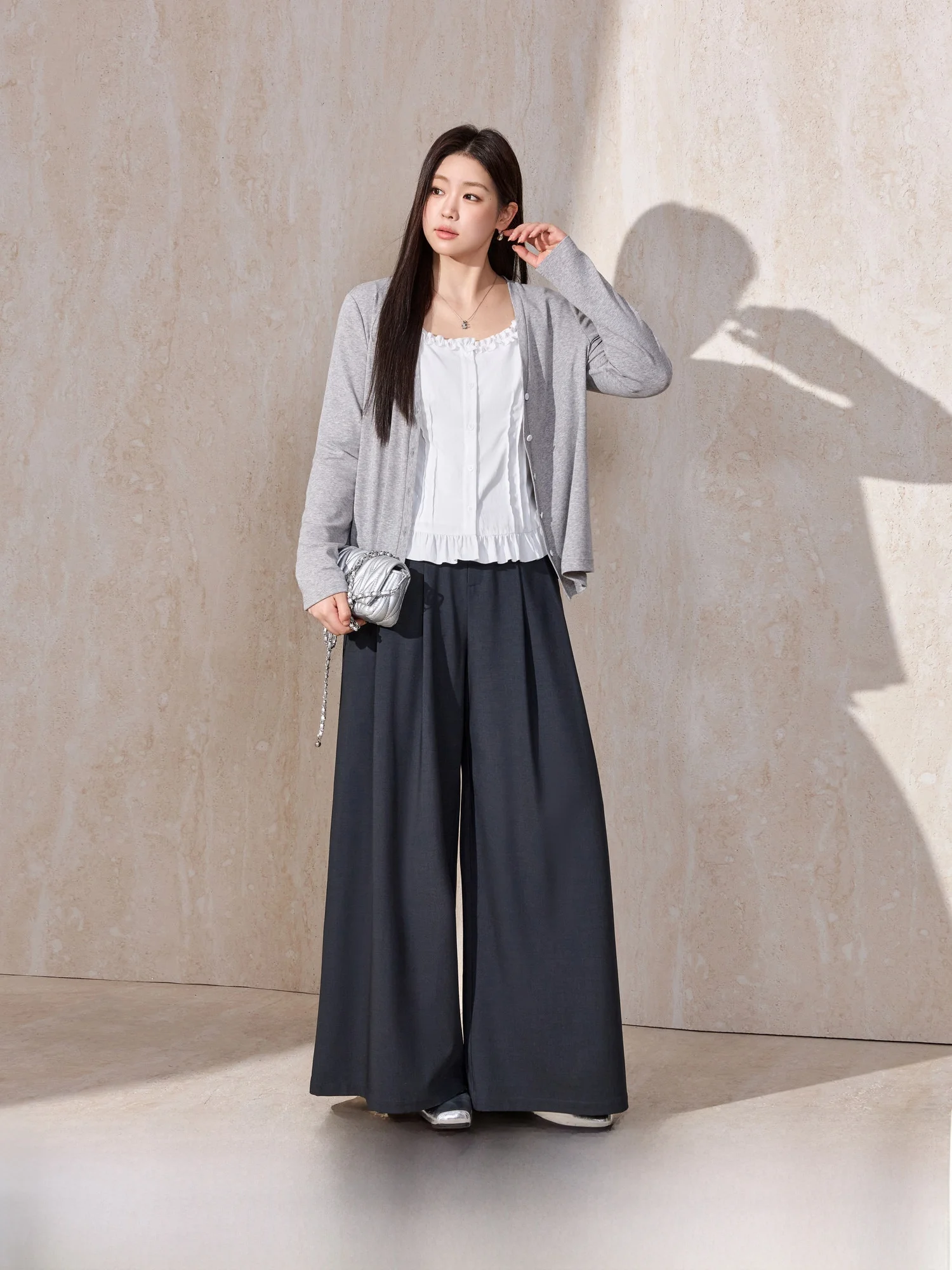 

Blue Language Large Size Women's Spring New Knitted Cardigan Top White Wood ain Ruffle Strap Vest Two-Piece Set Commute Sim...