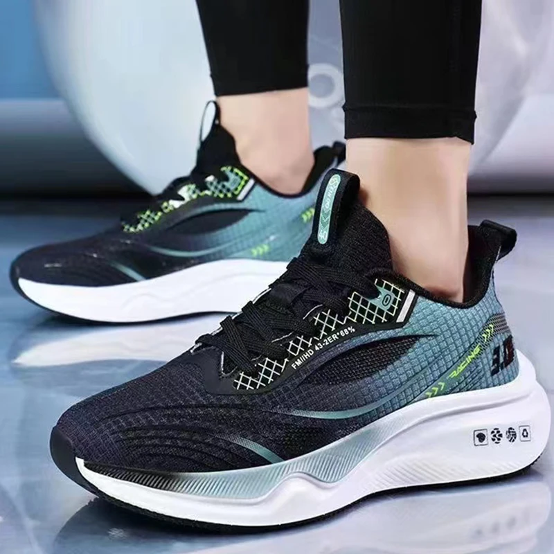 Męskie sportowe buty do biegania antypoślizgowe Jogging na świeżym powietrzu Casual Mesh oddychające lekkie trampki 2024 nowe buty do tenisa dla