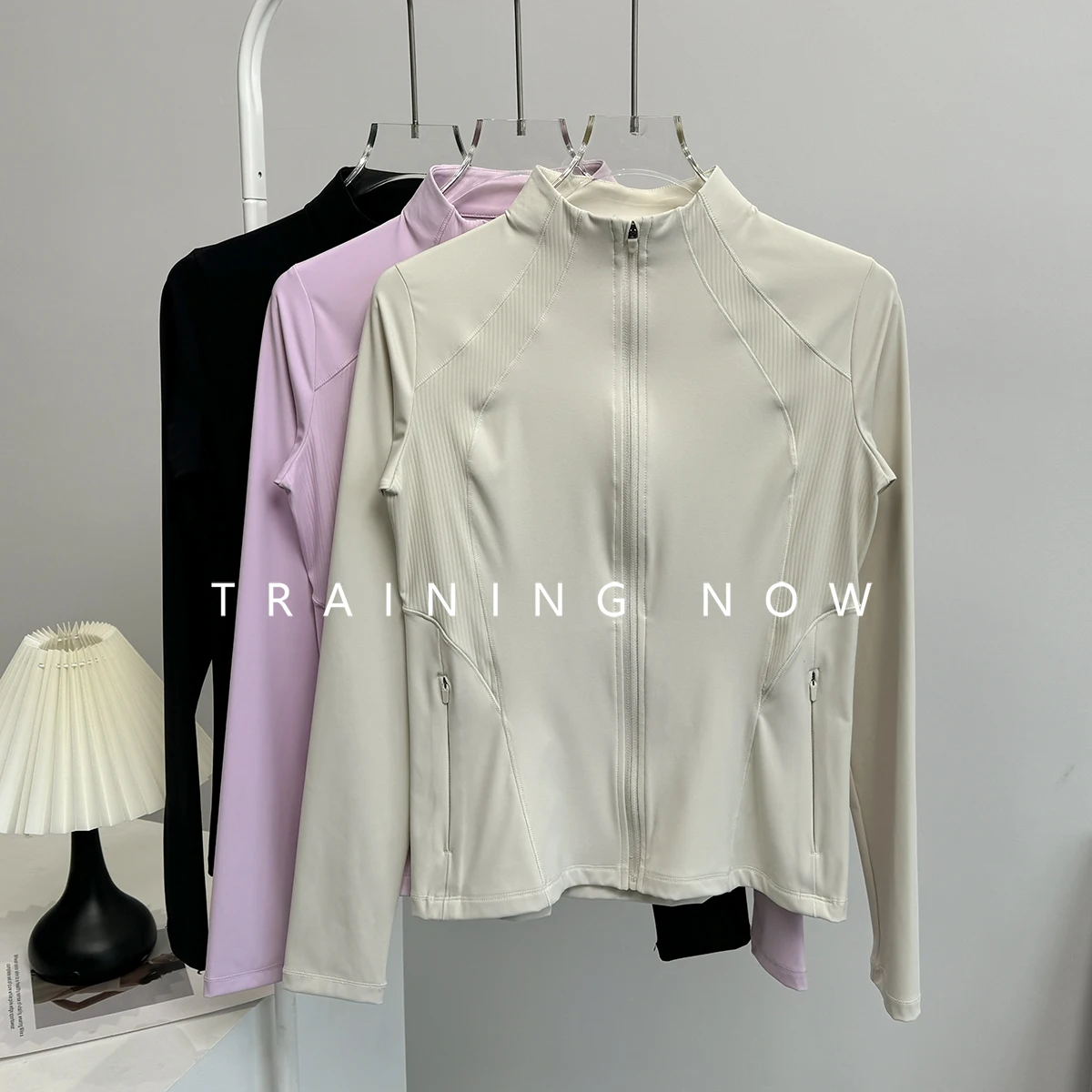 

Спортивная женская куртка, новинка осени и зимы, модный тонкий костюм для пилатеса и йоги, быстросохнущий топ для бега, фитнеса