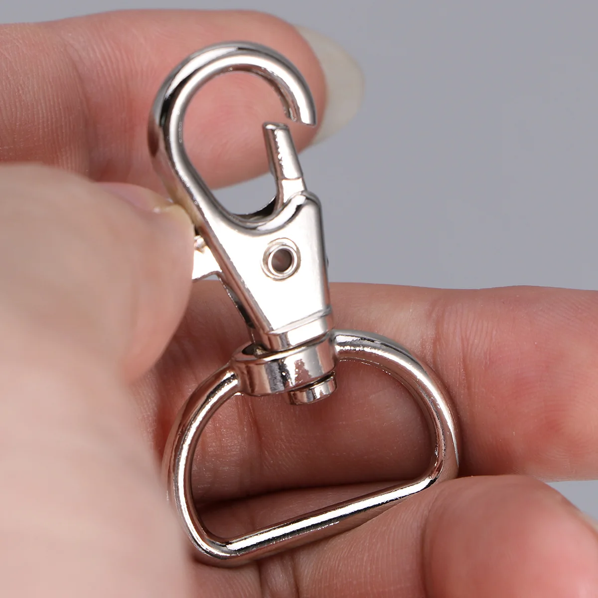 

30Pcs 360 Degrees Swivel Snap Hooks Silver Keychain Clasp for DIY Crafts Beading Projects Home Decor Swivel Hook