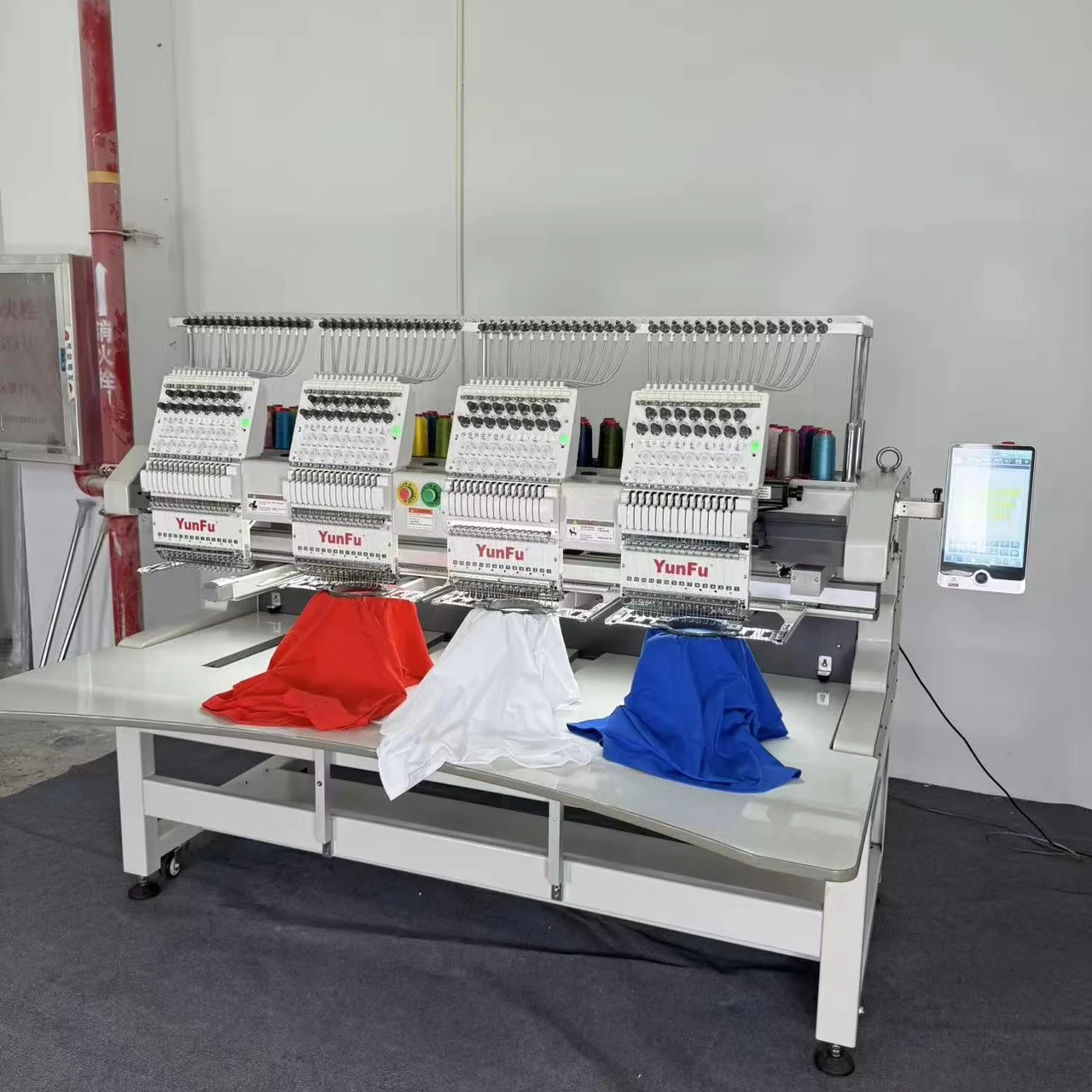 Factory Direct 4 Heads Embroidery Machine 12 Needle 15 Needle Automatic Garment Logo Embroidery Machine