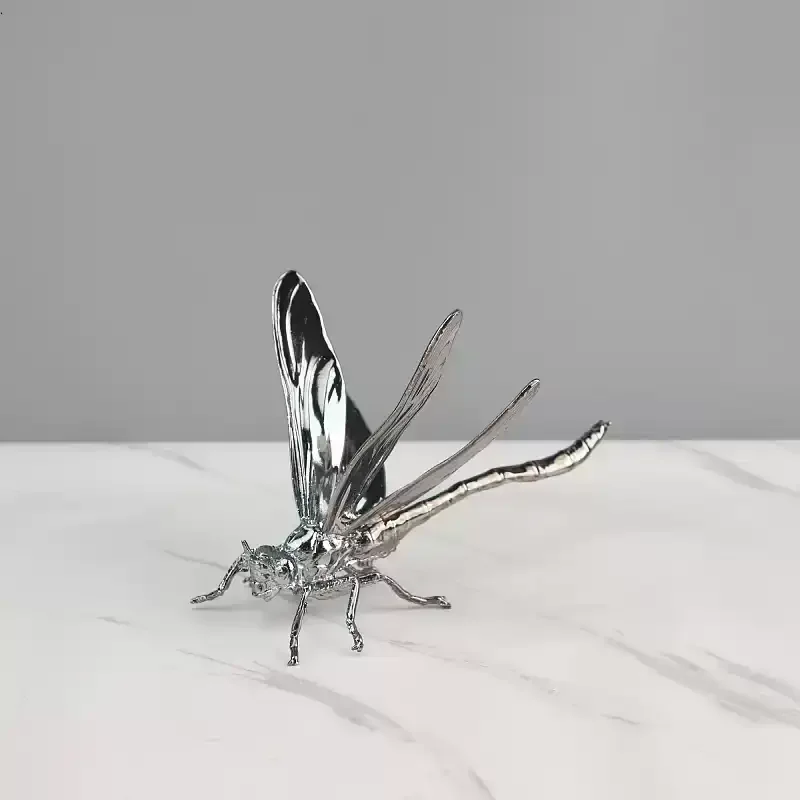 Minimally Creative Metal Dragonfly Ornaments, Electroplated Crafts, Home Desktop Decoration W19 * D14 * H12cm
