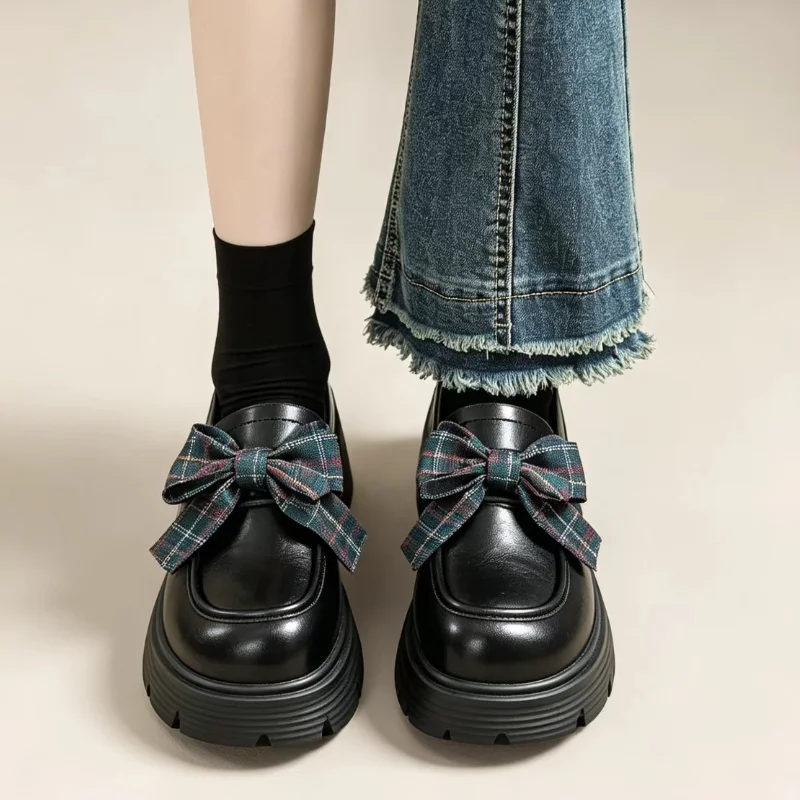 Japanese-style college-style patterned bowknot thick-soled loafers, British-style chunky-heeled leather shoes, slip-on height-increasing non-slip shoes, retro JK uniform women's shoes, versatile women's leather shoes for daily commuting