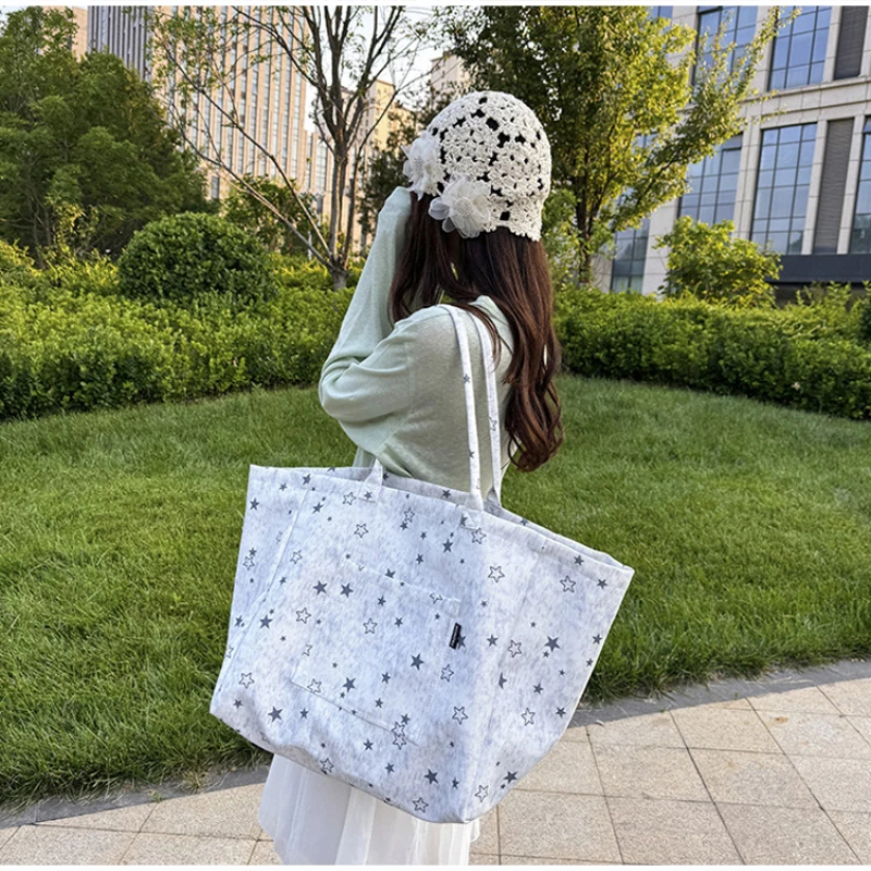 Koreanische Tragetasche mit Sterndruck, Damen-Shopper-Schultertasche, geräumige Handtasche für den täglichen Gebrauch, einfarbig, vielseitig, minimalistisch – Detail 35