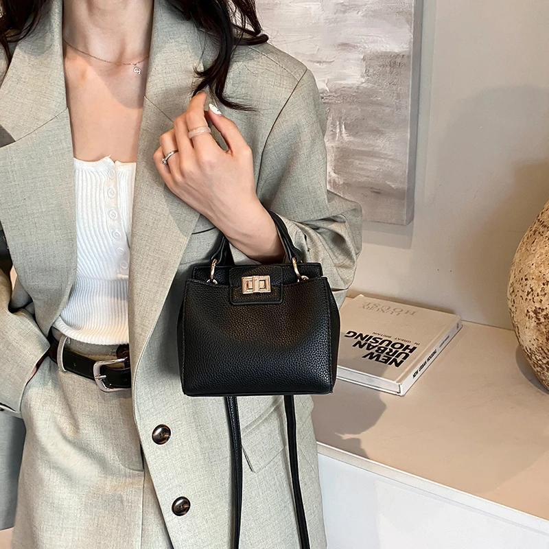

Women High End Fashion Elegant Leather Shoulder Bag Luxury Classic Tote Handbag Daily Crossbody Look