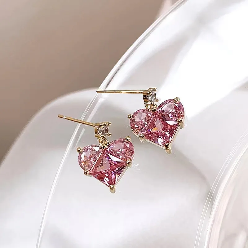 Fashion Pink Love Heart Crystal Earrings for Women Diamond Stud Earring Wedding Engagement Earrings Birthday Party Gift Jewelry