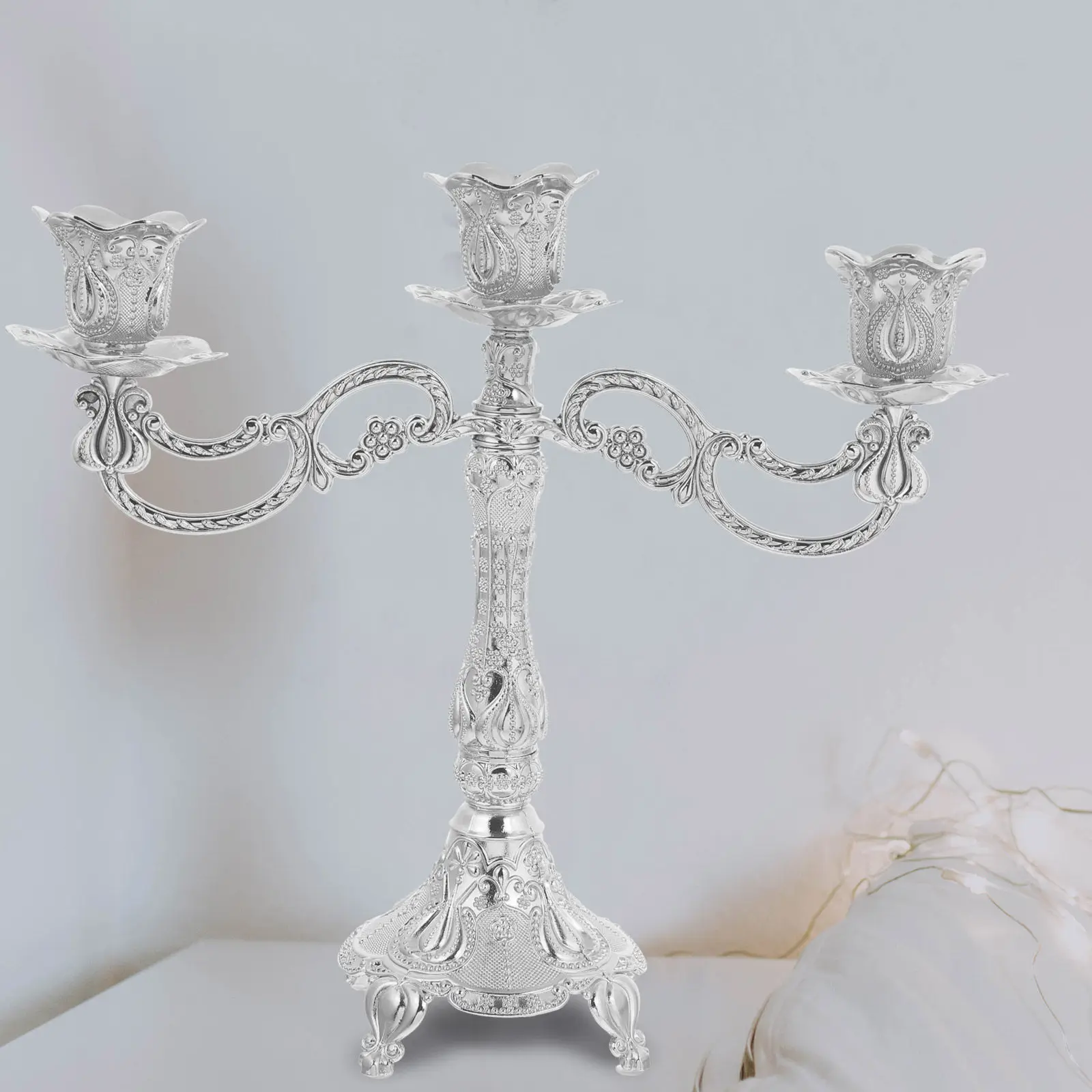 

1Pcs European Style Candlestick Elegant Art Candleholder for Candlelight Dinner Home Decor Coffee Shop Bar Decoration Household
