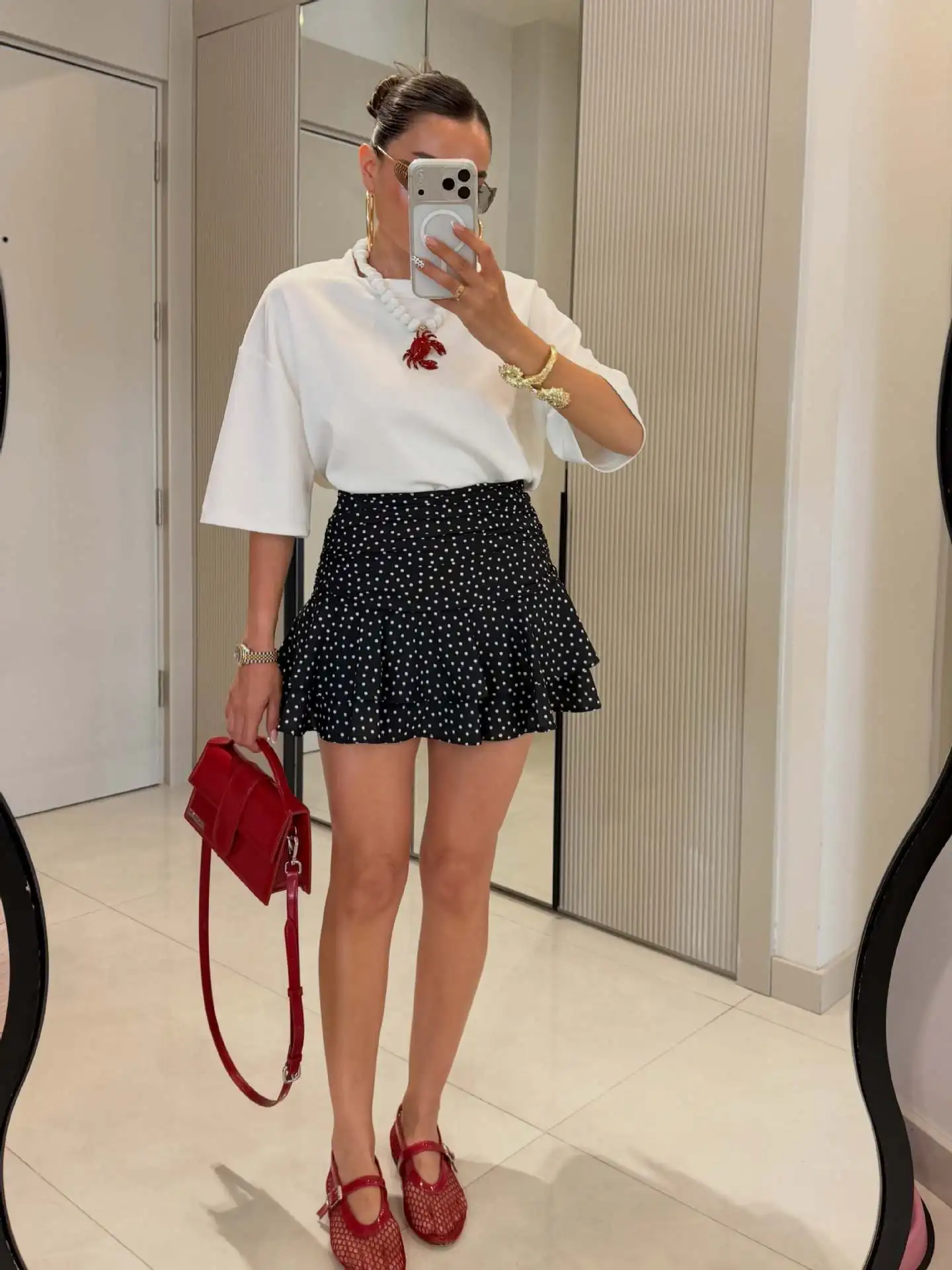 Herzförmige, ausgeschnittene, lockere Sommer-Tops für Damen, lässige O-Ausschnitt-Kurzarm-Tops, rückenfreie weiße T-Shirts, High-Street-Tops für Frauen – Detail 9